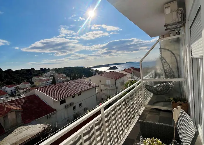 Buzolic 2 Hvar *