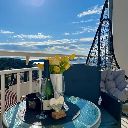 Buzolic 2 Hvar Apartmán *